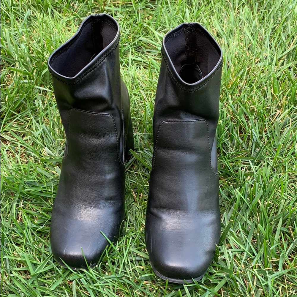Boots 🍁Drop price🍁 $22